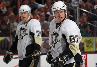 PHILADELPHIA - OCTOBER 16:  (L-R) Evgeni Malkin #71 and Sidney Crosby #87 of the Pittsburgh Penguins skate against the Philadelphia Flyers at the Wells Fargo Center on October 16, 2010 in Philadelphia, Pennsylvania.  (Photo by Bruce Bennett/Getty Images)