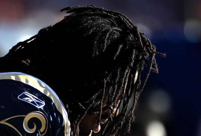 SAN FRANCISCO - NOVEMBER 14:  Steven Jackson #39 of the St. Louis Rams sits on the bench during their game against the San Francisco 49ers at Candlestick Park on November 14, 2010 in San Francisco, California.  (Photo by Ezra Shaw/Getty Images)