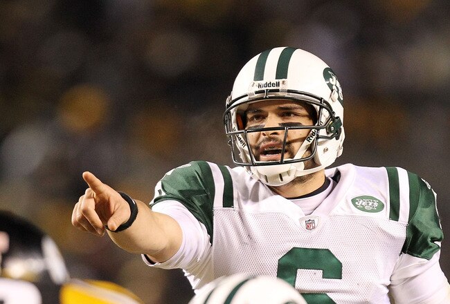 PITTSBURGH, PA - JANUARY 23:  Mark Sanchez #6 of the New York Jets calls a play during their 19 to 24 loss to the Pittsburgh Steelers in the 2011 AFC Championship game at Heinz Field on January 23, 2011 in Pittsburgh, Pennsylvania.  (Photo by Ronald Martinez/Getty Images)