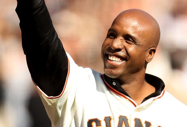 SAN FRANCISCO - OCTOBER 19:  Former San Francisco Giants outfielder Barry Bonds acknowledges the crowd prior to Game Three of the NLCS against the San Francisco Giants during the 2010 MLB Playoffs at AT&T Park on October 19, 2010 in San Francisco, California.  (Photo by Ezra Shaw/Getty Images)