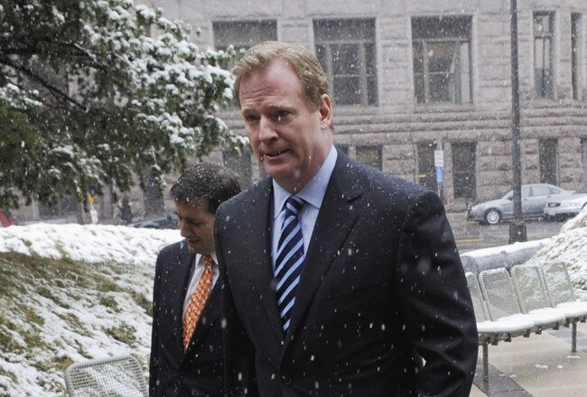 MINNEAPOLIS, MN - APRIL 20: NFL lawyer Jeff Pash (L), NFL Commissioner Roger Goodell and Mark Murphy, president of the Green Bay Packers arrive for court ordered mediation at the U.S. Courthouse on April 20, 2011 in Minneapolis, Minnesota. Mediation was order after a hearing on an antitrust lawsuit filed by NFL players against the NFL owners after labor talks between the two broke down last month. (Photo by Hannah Foslien /Getty Images)