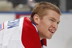 SUNRISE, FL - MARCH 3: Jeff Halpern #15 of the Montreal Canadiens warms up prior to the NHL game against the Florida Panthers on March 3, 2011 at the BankAtlantic Center in Sunrise, Florida. The Canadiens defeated the Panthers 4-0. (Photo by Joel Auerbach/Getty Images)