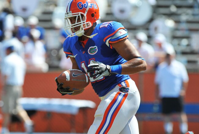 GAINESVILLE, FL - APRIL 9:  Tight end Jordan Reed #11 of the Florida Gators runs upfield during the Orange and Blue spring football game April 9, 2011 at Ben Hill Griffin Stadium in Gainesville, Florida.  (Photo by Al Messerschmidt/Getty Images)