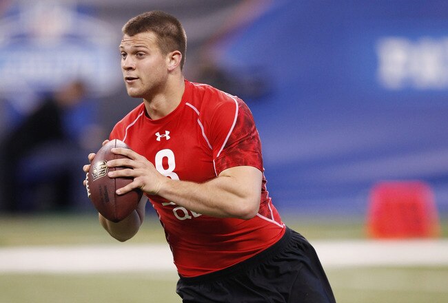 INDIANAPOLIS, IN - FEBRUARY 27:  Quarterback Jake Locker of Washington runs a passing drill during the 2011 NFL Scouting Combine at Lucas Oil Stadium on February 27, 2011 in Indianapolis, Indiana. (Photo by Joe Robbins/Getty Images)