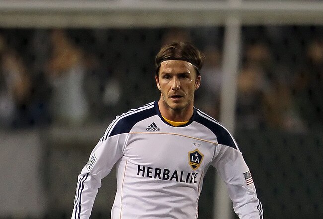 CARSON, CA - MAY 07:  David Beckham #23 of the Los Angeles Galaxy moves the ball against the New York Red Bulls at The Home Depot Center on May 7, 2011 in Carson, California.  (Photo by Jeff Gross/Getty Images)