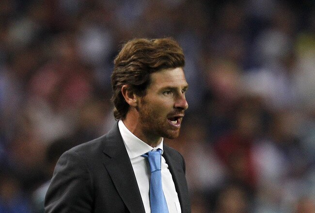 PORTO, PORTUGAL - APRIL 28: Head coach Andre Villas Boas of FC Porto reacts during the UEFA Europa League semi final first leg match between FC Porto and Villarreal at Estadio do Dragao on April 28, 2011 in Porto, Portugal.  (Photo by Angel Martinez/Getty Images)