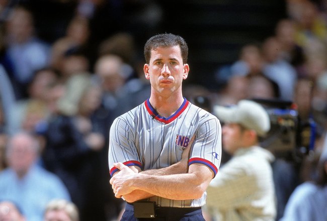 6 Dec 2000:  Referee Tim Donaghy  stands on the court during the game between the New York Knicks and the Dallas Mavericks at the Reunion Arena in Dallas, Texas. The Mavericks defeated the Knicks 94-85.   NOTE TO USER: It is expressly understood that the only rights Allsport are offering to license in this Photograph are one-time, non-exclusive editorial rights. No advertising or commercial uses of any kind may be made of Allsport photos. User acknowledges that it is aware that Allsport is an editorial sports agency and that NO RELEASES OF ANY TYPE ARE OBTAINED from the subjects contained in the photographs.  Mandatory Credit: Ronald Martinez  /Allsport