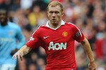 LONDON, ENGLAND - APRIL 16:  Paul Scholes of Manchester United in action during the FA Cup sponsored by E.ON semi final match between Manchester City and Manchester United at Wembley Stadium on April 16, 2011 in London, England.  (Photo by Mike Hewitt/Getty Images)