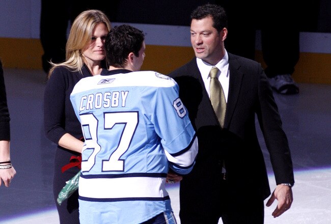 PITTSBURGH, PA - DECEMBER 06:  Sidney Crosby #87 of the Pittsburgh Penguins shakes hand with Bill Guerin, who was being honored on his retirement from the Penguins prior to a game against the New Jersey Devils at Consol Energy Center on December 6, 2010 in Pittsburgh, Pennsylvania.  (Photo by Justin K. Aller/Getty Images)