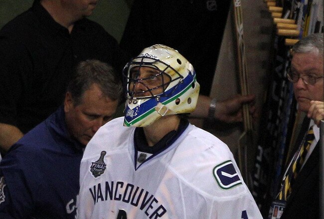 BOSTON, MA - JUNE 08:  Roberto Luongo #1 of the Vancouver Canucks gets pulled from the game in the third period during Game Four of the 2011 NHL Stanley Cup Final at TD Garden on June 8, 2011 in Boston, Massachusetts.  (Photo by Bruce Bennett/Getty Images)