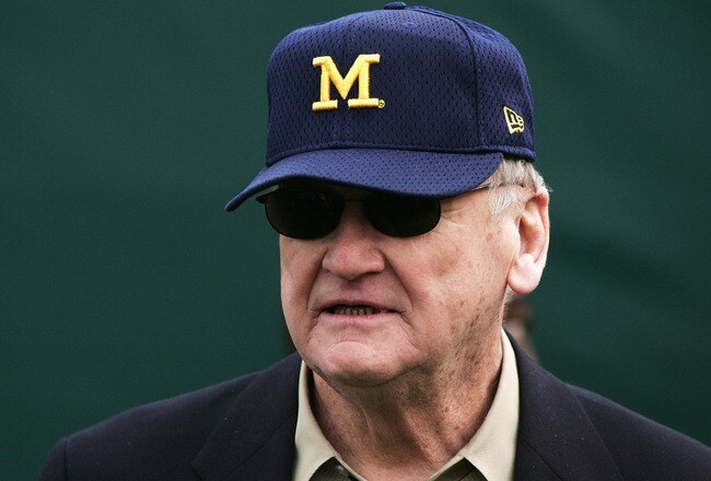 PASADENA, CA - JANUARY 01:  Former head coach Bo Schembechler of the Michigan Wolverines looks on in the 91st Rose Bowl Game against the Texas Longhorns at the Rose Bowl on January 1, 2005 in Pasadena, California.    (Photo by Jed Jacobsohn/Getty Images)