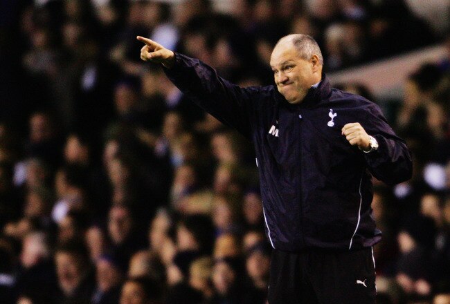 LONDON - MARCH 19:  Martin Jol the Tottenham Hostpur manager shouts on the touchline during the FA Cup sponsored by E.ON Quarter Final replay match between Tottenham Hotspur and Chelsea at White Hart Lane on March 19, 2007 in London, England.  (Photo by Jamie McDonald/Getty Images)