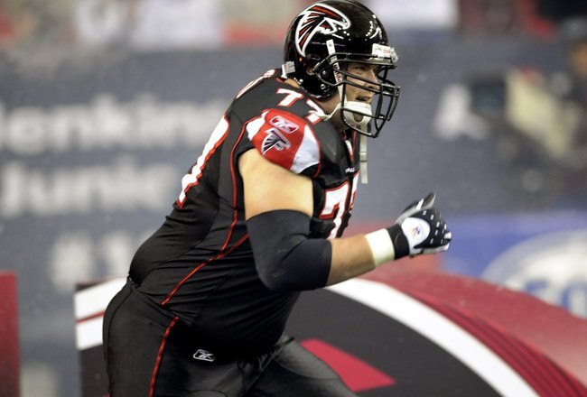 ATLANTA - NOVEMBER 23: Tackle Tyson Clabo #77 of the Atlanta Falcons enters the field before play against the Carolina Panthers at the Georgia Dome on November 23, 2008 in Atlanta, Georgia.  (Photo by Al Messerschmidt/Getty Images)