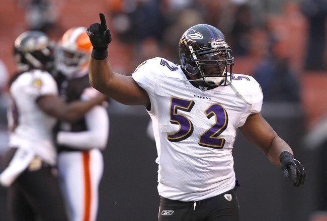 CLEVELAND - DECEMBER 26:  Linebacker Ray Lewis #52 of the Baltimore Ravens celebrates as he leaves the field after their game against the Cleveland Browns at Cleveland Browns Stadium on December 26, 2010 in Cleveland, Ohio.  (Photo by Matt Sullivan/Getty Images)