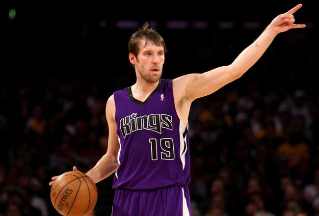 LOS ANGELES, CA - DECEMBER 12:  Beno Udrih #19 of the Sacramento Kings sets up the offense against the Los Angeles Lakers on December 12, 2008 at Staples Center in Los Angeles, California.  The Lakers won 112-103.   NOTE TO USER: User expressly acknowledges and agrees that, by downloading and/or using this Photograph, user is consenting to the terms and conditions of the Getty Images License Agreement.  (Photo by Stephen Dunn/Getty Images)