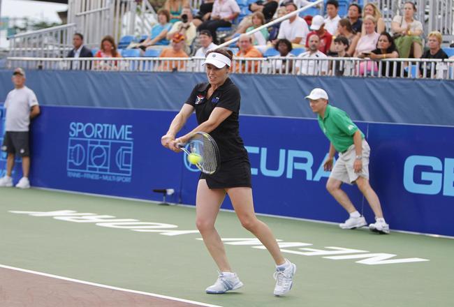 100719hingisbackhand-50_crop_650x440