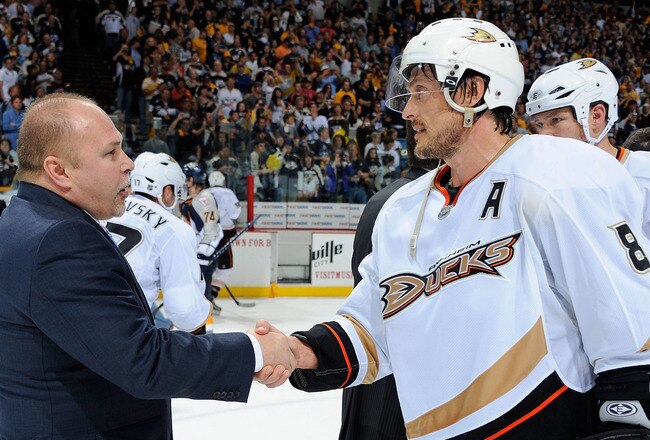 NASHVILLE, TN - APRIL 24:  Teemu Selane #8 of the Anaheim Ducks shakes hands with Barry Trotz, head coach of the Nashville Predators after Game Six of the Western Conference Quarterfinals during the 2011 NHL Stanley Cup Playoffs at Bridgestone Arena on April 24, 2011 in Nashville, Tennessee.  (Photo by Frederick Breedon/Getty Images)