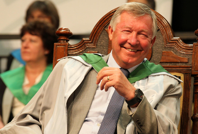 STIRLING, UNITED KINGDOM - JUNE 29:  Manchester United manager Sir Alex Ferguson is rewarded with an honorary doctorate during the graduation ceremony at the University of Stirling on June 29, 2011 in Stirling, Scotland.  The Honorary doctorate was presented to Sir Alex Ferguson in recognition of his outstanding contribution to sport.  (Photo by Andrew Milligan/WPA POOL/Getty Images)