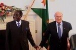 Blattermugabehands_crop_150x100