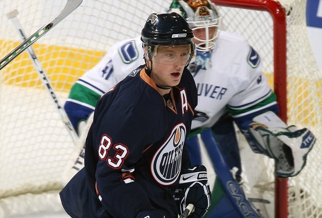 EDMONTON, CANADA - DECEMBER 15:  Ales Hemsky #83 of the Edmonton Oilers skates against the Vancouver Canucks during their NHL game on December 15, 2007 in Edmonton, Alberta, Canada.  The Oilers defeated the Canucks 2-1 in shootout overtime. (Photo by Dale MacMillan/Getty Images)