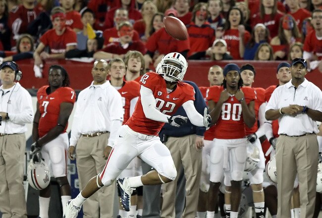 TUCSON, AZ - DECEMBER 02:  Wide receiver Juron Criner #82 of the Arizona Wildcats is unable to catch a deep pass during the college football game against the Arizona State Sun Devils at Arizona Stadium on December 2, 2010 in Tucson, Arizona.  (Photo by Christian Petersen/Getty Images)