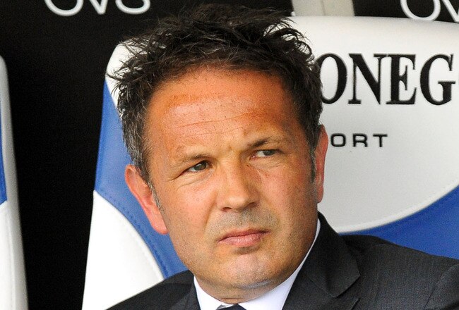 BRESCIA, ITALY - MAY 22:  Sinisa Mihajlovic head coach of Fiorentina looks on during the Serie A match between Brescia Calcio and ACF Fiorentina at Mario Rigamonti Stadium on May 22, 2011 in Brescia, Italy.  (Photo by Massimo Paolone / Iguana Press/Getty Images)