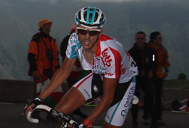 LUZ-SAINT-SAUVEUR, FRANCE - JULY 14:  Samuel Sanchez (L) of Spain and team Euskaltel-Euskadi on his way to the stage victory from Jelle Vanendert (R) of Belgium and team Omega Pharma-Lotto as they approach the closing 2kms to the finish during Stage 12 of the 2011 Tour de France from Cugnaux to Luz-Ardiden  on July 14, 2011 in Luz-Saint-Sauveur, France.  (Photo by Michael Steele/Getty Images)