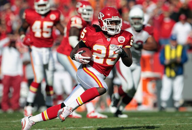 KANSAS CITY, MO - NOVEMBER 21:  Jamaal Charles #25 of the Kansas City Chiefs carries the ball during the game against the Arizona Cardinals on November 21, 2010  at Arrowhead Stadium in Kansas City, Missouri.  (Photo by Jamie Squire/Getty Images)