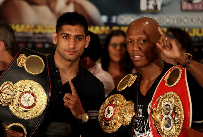 LAS VEGAS, NV - JULY 21:  Amir Khan (L) and Zab Judah during a press conference at the Mandalay Bay Resort to preview their Super Lightweight World Campionship Unification match on July 21, 2011 in Las Vegas, Nevada.  (Photo by Scott Heavey/Getty Images)