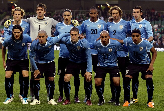 DUBLIN, IRELAND - MARCH 29:  Uruguay team line up for a team photo during the International Friendly match between Republic of Ireland and Uruguay at the Aviva Stadium on March 29, 2011 in Dublin, Ireland.  (Photo by Ian Walton/Getty Images)