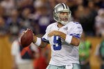 MINNEAPOLIS - OCTOBER 17:  Quarterback Tony Romo #9 of the Dallas Cowboys drops back to pass in the first quarter against the Minnesota Vikings at Mall of America Field on October 17, 2010 in Minneapolis, Minnesota.  (Photo by Jeff Gross/Getty Images)