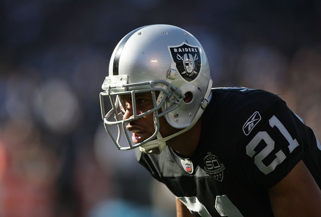 OAKLAND, CA - JANUARY 03:  Nnamdi Asomugha #21 of the Oakland Raiders in action against the Baltimore Ravens during an NFL game at Oakland-Alameda County Coliseum on January 3, 2010 in Oakland, California.  (Photo by Jed Jacobsohn/Getty Images)