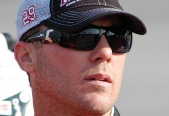 Darlington National Association  Stock  Auto Racing on Kevin Harvick On Pit Road In Darlington