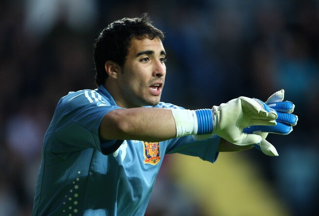 GOTHENBURG, SWEDEN - JUNE 18:  Sergio Asenjo of Spain during the UEFA U21 European Championships match between England and Spain at the Gamia Ullevi on June 18, 2009 in Gothenburg, Sweden.  (Photo by Phil Cole/Getty Images)