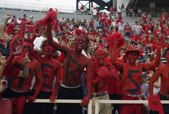 COLLEGE PARK, MARYLAND - SEPTEMBER  14:  University of Maryland Terrapin fans cheer during the pregame warmups against the Florida State University Seminoles on September 14, 2002 at Byrd Stadium in College Park, Maryland. FSU won, 37-10. (Photo by Scott Halleran/Getty Images)