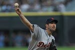 CHICAGO, IL - JULY 26: Starting pitcher Justin Verlander #35 of the Detroit Tigers delivers the ball against the Chicago White Sox at U.S. Cellular Field on July 26, 2011 in Chicago, Illinois. (Photo by Jonathan Daniel/Getty Images)