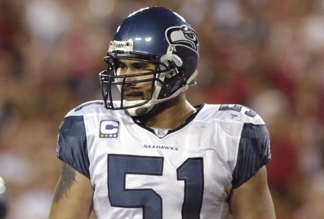 TAMPA, FL - OCTOBER 19: Linebacker Lofa Tatupu #51 of the Seattle Seahawks plays against the Tampa Bay Buccaneers at Raymond James Stadium on October 19, 2008 in Tampa, Florida.  (Photo by Al Messerschmidt/Getty Images)