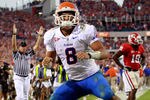 JACKSONVILLE, FL - OCTOBER 30:  Trey Burton #8 of the Florida Gators celebrates following a touchdown during the game against the Georgia Bulldogs at EverBank Field on October 30, 2010 in Jacksonville, Florida.  (Photo by Sam Greenwood/Getty Images)