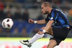 ROME, ITALY - APRIL 19: Wesley Sneijder of FC Internazionale Milano kicks the ball during the TIM Cup semi-final match between AS Roma and FC Internazionale Milano at Stadio Olimpico on April 19, 2011 in Rome, Italy.  (Photo by Paolo Bruno/Getty Images)