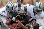 COLUMBIA, MO - NOVEMBER 13:  Quarterback James Franklin #1 of the Missouri Tigers carries the ball during the game against the Kansas State Wildcats on November 13, 2010 at Faurot Field/Memorial Stadium in Columbia, Missouri.  (Photo by Jamie Squire/Getty Images)