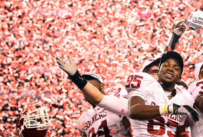 ARLINGTON, TX - DECEMBER 04:  Wide receiver Ryan Broyles #85 of the Oklahoma Sooners celebrates a 23-20 win against the Nebraska Cornhuskers during the Big 12 Championship at Cowboys Stadium on December 4, 2010 in Arlington, Texas.  (Photo by Ronald Martinez/Getty Images)