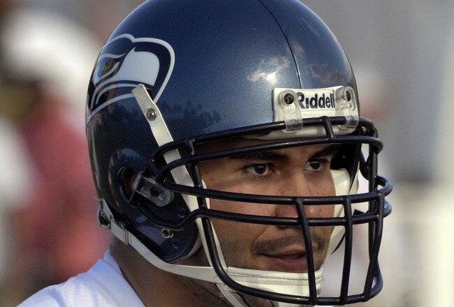 Seattle Seahawks  linebacker Lofa Tatupa  at an NFC practice Feb. 8 for the 2007 Pro Bowl at Kapolei, Hawaii.  (Photo by Al Messerschmidt/Getty Images)