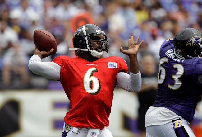 BALTIMORE, MD - AUGUST 06:  Quarterback Tyrod Taylor #6 of the Baltimore Ravens  throws a pass during training camp at M&T Bank Stadium on August 6, 2011 in Baltimore, Maryland.  (Photo by Rob Carr/Getty Images)
