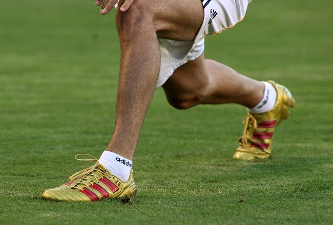 CARSON, CA - AUGUST 06:  Detail view of the left shoe and sock of David Beckham #23 of the Los Angeles Galaxy as he warms up before the game against FC Dallas at The Home Depot Center on August 6, 2011 in Carson, California.  (Photo by Jeff Golden/Getty Images)
