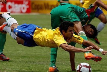 http://cdn.bleacherreport.net/images_root/images/photos/001/319/182/brasil_sub20_Fernando_Llano_AP_612_crop_358x243.jpg?1313629710