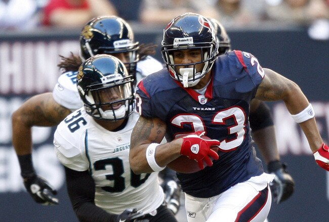 HOUSTON - JANUARY 02:  Running back Arian Foster #23 of the Houston Texans rushes for major yards against the Jacksonville Jaguars at Reliant Stadium on January 2, 2011 in Houston, Texas.  (Photo by Bob Levey/Getty Images)