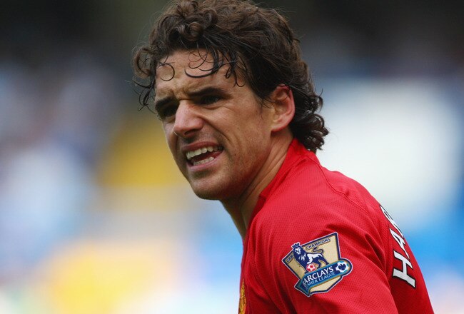 LONDON - SEPTEMBER 21:  Owen Hargreaves of Manchester United looks on during the Barclays Premier League match between Chelsea and Manchester United at Stamford Bridge on September 21, 2008 in London, England.  (Photo by Mike Hewitt/Getty Images)