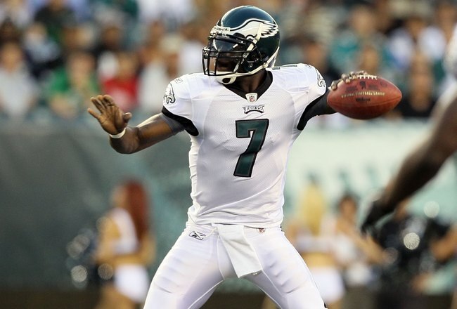 PHILADELPHIA, PA - AUGUST 11:  Michael Vick #7 of the Philadelphia Eagles in action during the first quarter against the Baltimore Ravens during their pre season game on August 11, 2011 at Lincoln Financial Field in Philadelphia, Pennsylvania.  (Photo by Jim McIsaac/Getty Images)