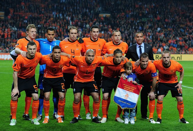 AMSTERDAM, NETHERLANDS - MARCH 29:  The Netherlands team pose for a team photograph during the Group E, EURO 2012 Qualifier between Netherlands and Hungary at the Amsterdam Arena on March 29, 2011 in Amsterdam, Netherlands.  (Photo by Jamie McDonald/Getty Images)