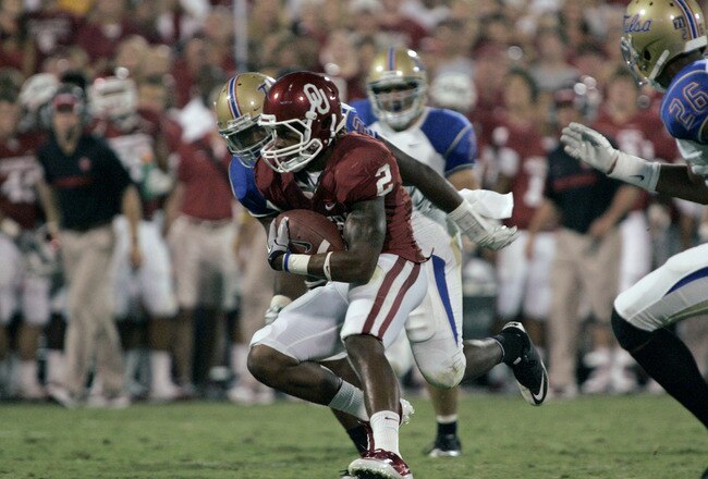 NORMAN, OK - SEPTEMBER 3:  Wide receiver Trey Franks #2 of the Oklahoma Sooners runs in the first half of the college football game against the Tulsa Hurricanes on September 3, 2011 at Gaylord Family-Oklahoma Memorial Stadium in Norman, Oklahoma.  Oklahoma leads Tulsa 30-7 at the half.  (Photo by Brett Deering/Getty Images)